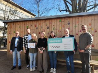 1.000 Euro und ein Holzroboter für den Ausbau des MINT Angebots in der Kita Europaviertel