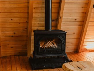 Hofheim bietet erneut kostenlose Onlinekurse zum richtigen Heizen mit Holz