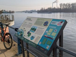 Neun Infotafeln mit digitalen Animationen an Wiesbadener Uferwegen