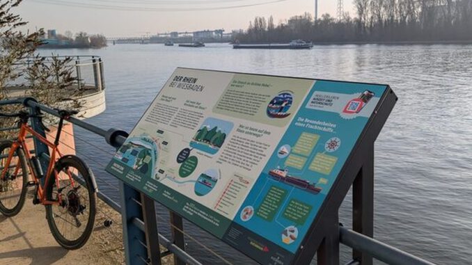 Neun Infotafeln mit digitalen Animationen an Wiesbadener Uferwegen