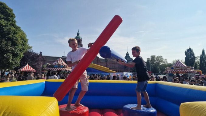 Reisinger Anlagen werden fünf Tage zur Spiellandschaft für Kinder und Familien Reisinger Anlagen werden fünf Tage zur Spiellandschaft für Kinder und Familien