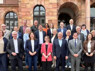 Wiesbaden: Neue Magistratsmitglieder beginnen ihre Arbeit im Rathaus