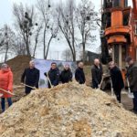 Wiesbaden plant neue Grundschule mit Zweifeldsporthalle und Dachschulhof im Südosten