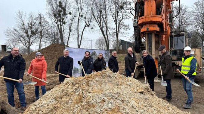 Wiesbaden plant neue Grundschule mit Zweifeldsporthalle und Dachschulhof im Südosten